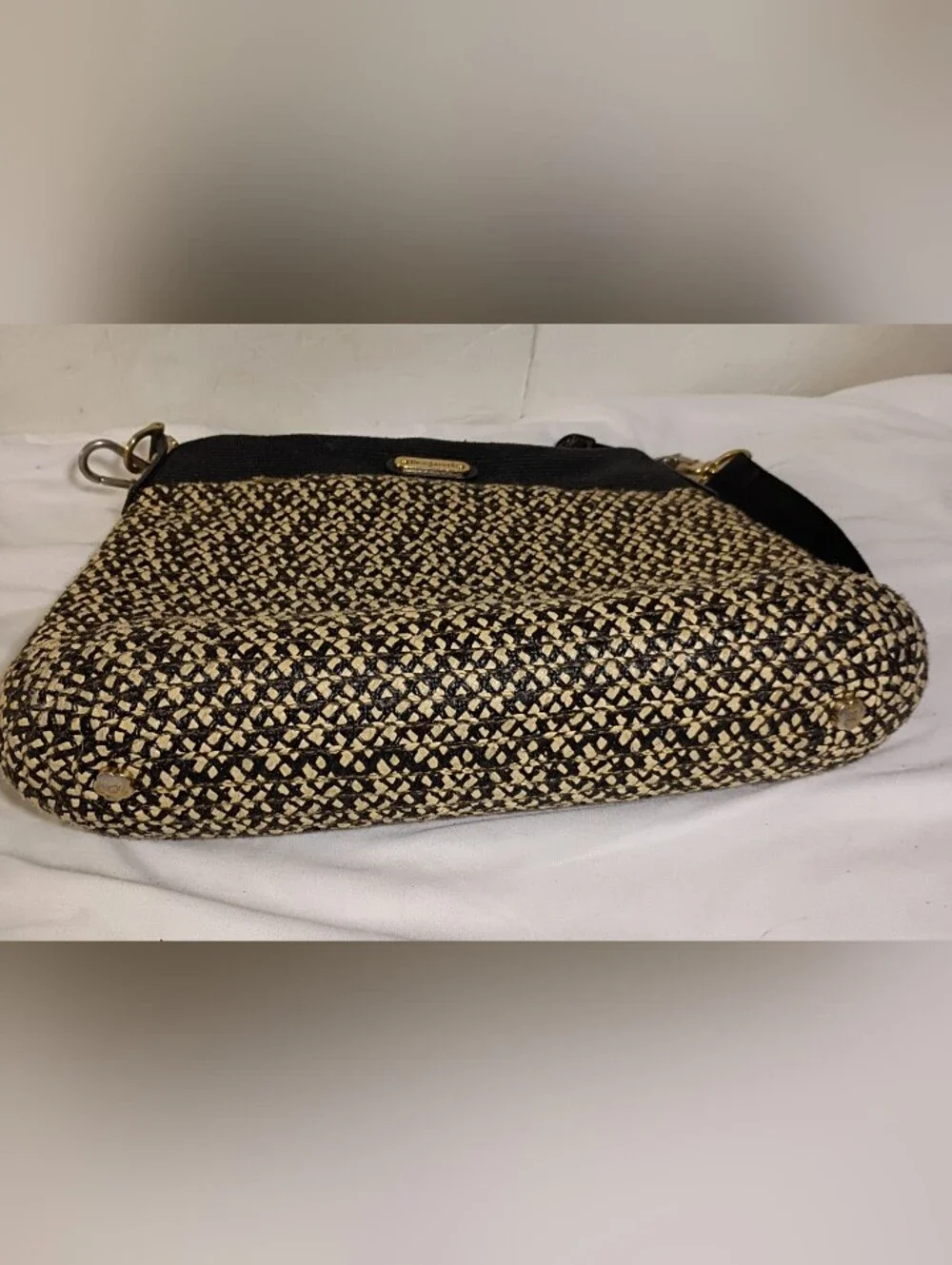 Eric Javits Black Beige Raffia Strap Crossbody Messenger Bag Gold Tone Logo